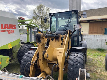 Ελαστιχοφόρος φορτωτής CATERPILLAR 906H