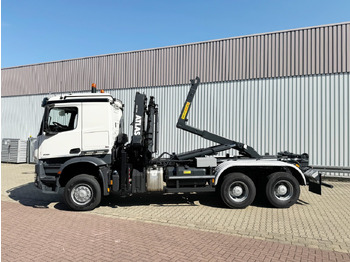 Φορτηγό φόρτωσης γάντζου MERCEDES-BENZ Arocs 3351