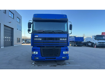 Τράκτορας DAF 95 XF 380 (EURO 2 / MANUAL PUMP / POMPE MANUELLE / MANUAL GEARBOX): φωτογραφία 2