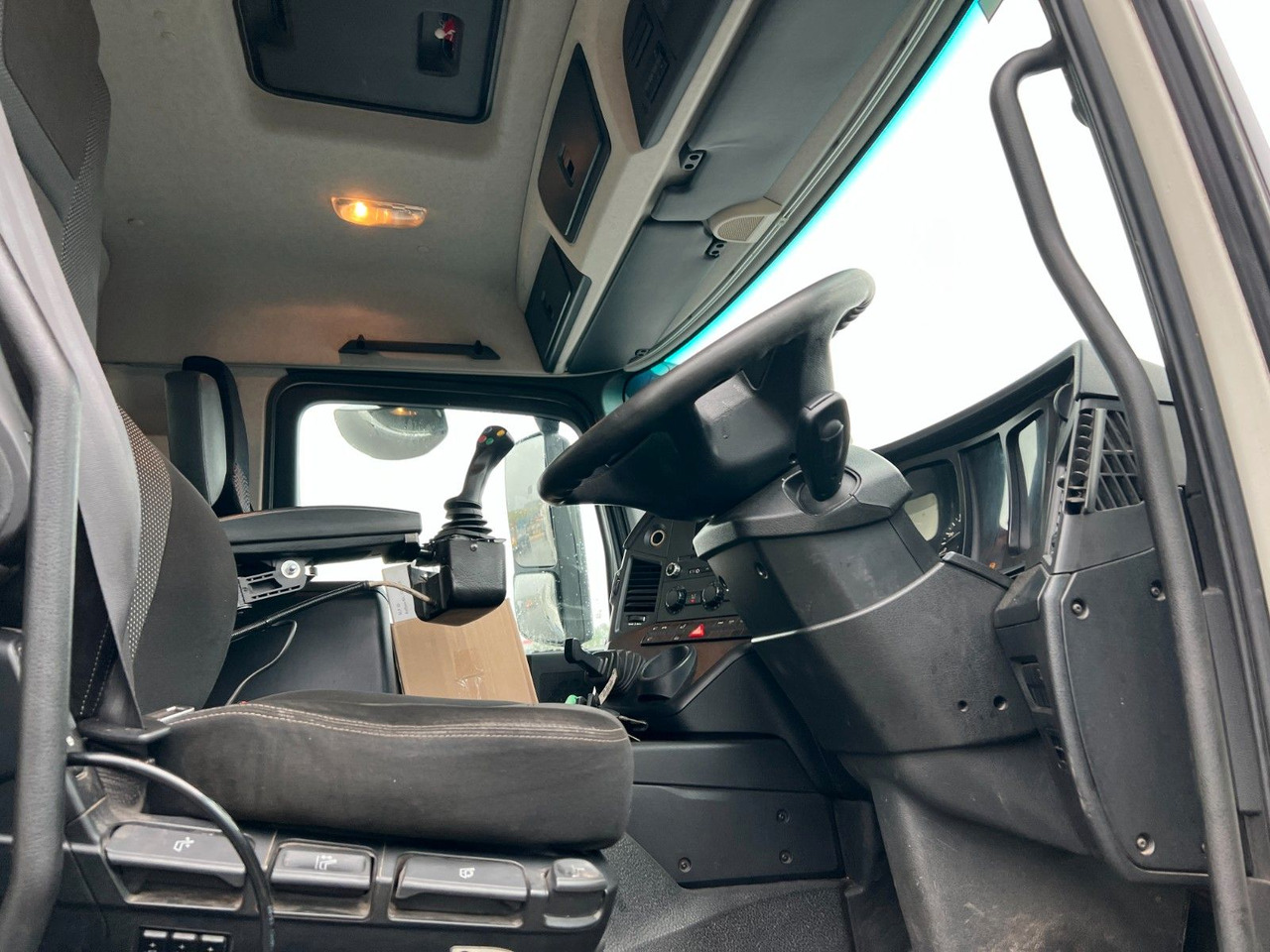 Απορριμματοφόρο Mercedes-Benz Antos 2533 6x2 Seitenlader Zoeller S LF 22 Mercedes-Benz Antos 2533 6x2 Seitenlader Zoeller S LF 22: φωτογραφία 6 Απορριμματοφόρο Mercedes-Benz Antos 2533 6x2 Seitenlader Zoeller S LF 22 Mercedes-Benz Antos 2533 6x2 Seitenlader Zoeller S LF 22: φωτογραφία 6