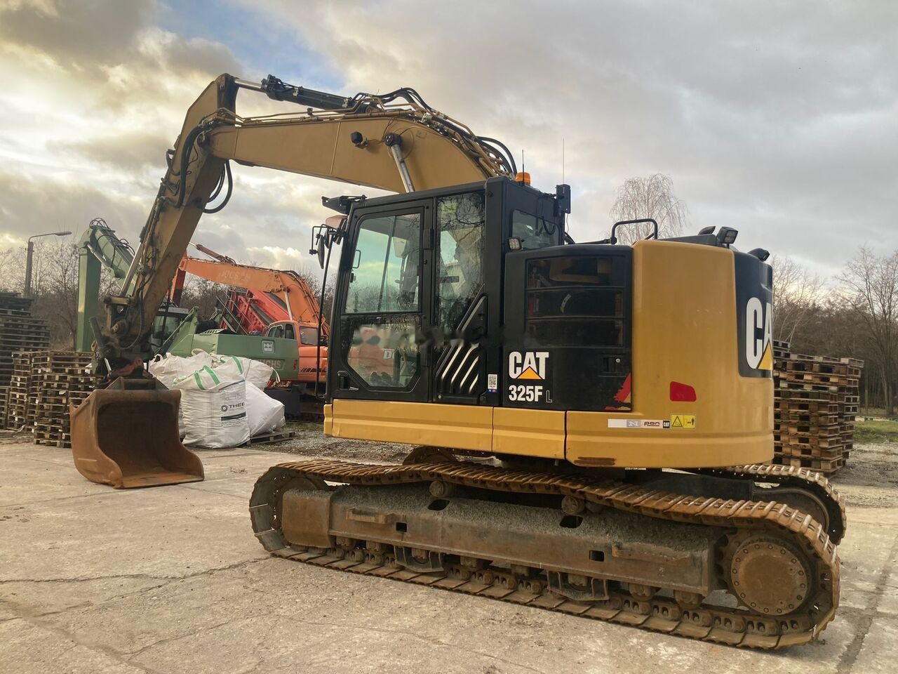 Ερπυστριοφόρος εκσκαφέας Caterpillar 325 F LCR Rototylt: φωτογραφία 10