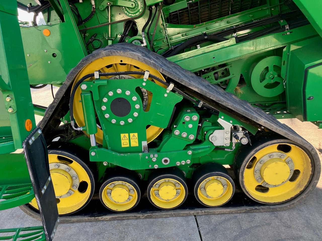 Θεριζοαλωνιστική μηχανή JOHN DEERE S685 TM: φωτογραφία 16