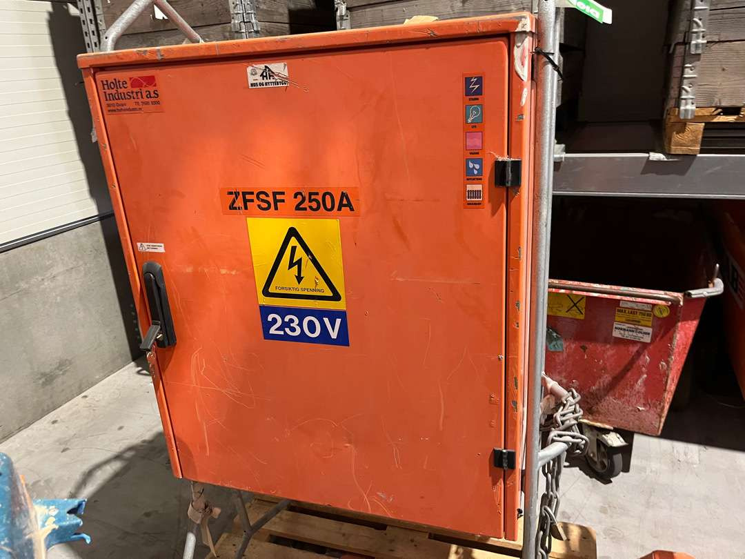 Εργαλείο/ Εξοπλισμός Holte strømskap 230 V: φωτογραφία 1