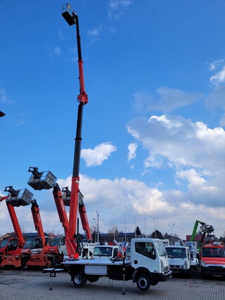 Φορτηγό με εναέρια πλατφόρμα VERSALIFT VTX240 - 24m Nissan NT400 - bucket truck boom lift: φωτογραφία 16