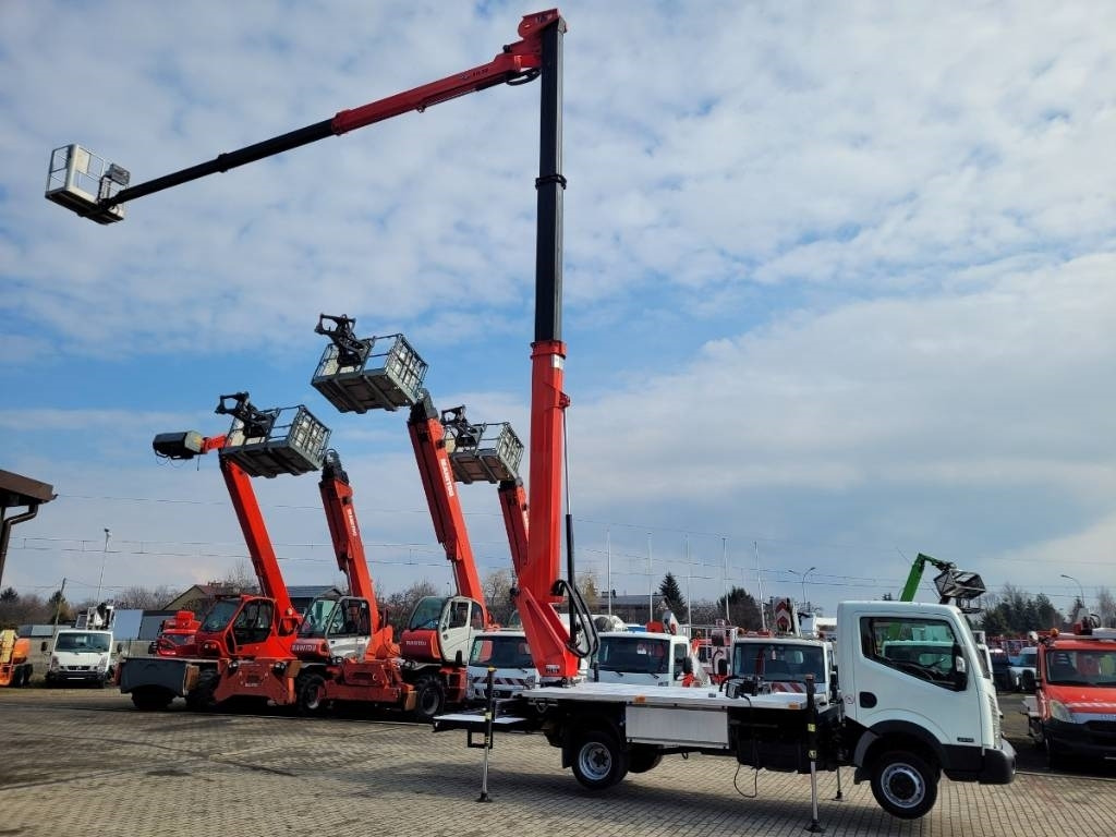 Φορτηγό με εναέρια πλατφόρμα VERSALIFT VTX240 - 24m Nissan NT400 - bucket truck boom lift: φωτογραφία 12