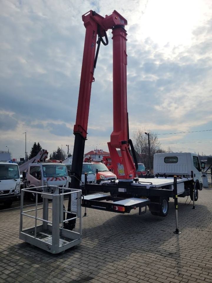 Φορτηγό με εναέρια πλατφόρμα VERSALIFT VTX240 - 24m Nissan NT400 - bucket truck boom lift: φωτογραφία 10