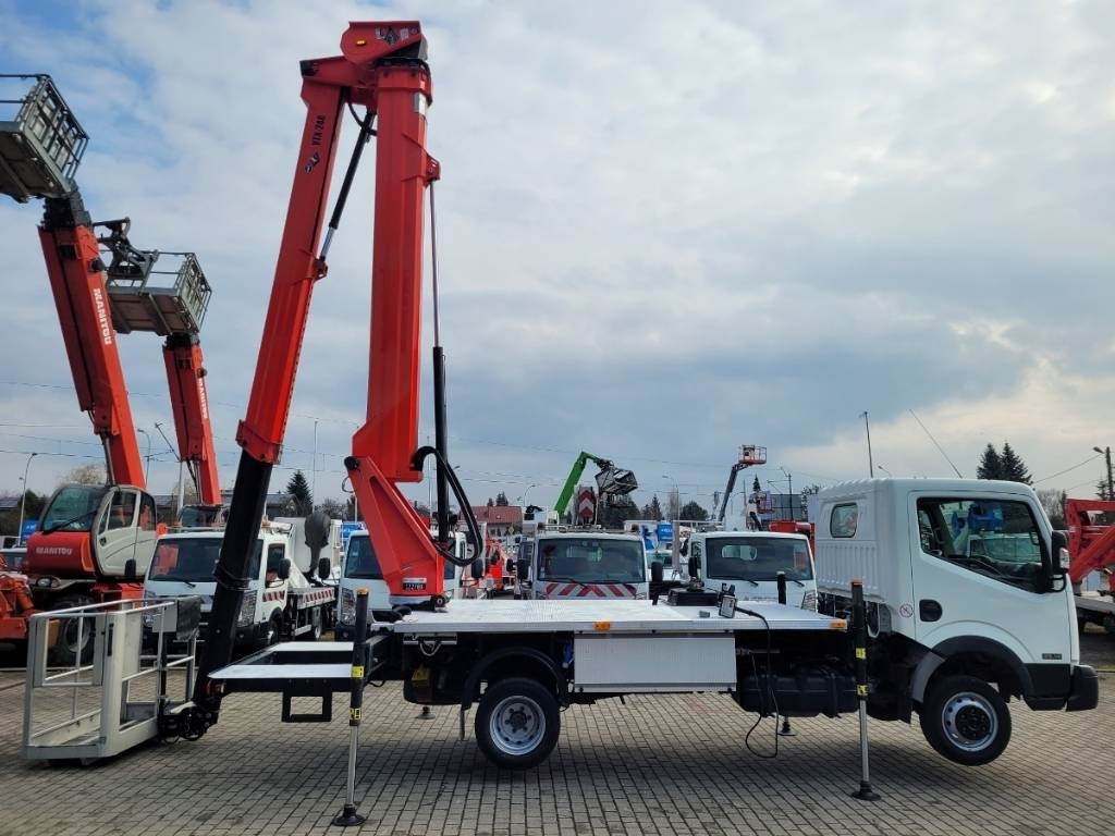 Φορτηγό με εναέρια πλατφόρμα VERSALIFT VTX240 - 24m Nissan NT400 - bucket truck boom lift: φωτογραφία 9