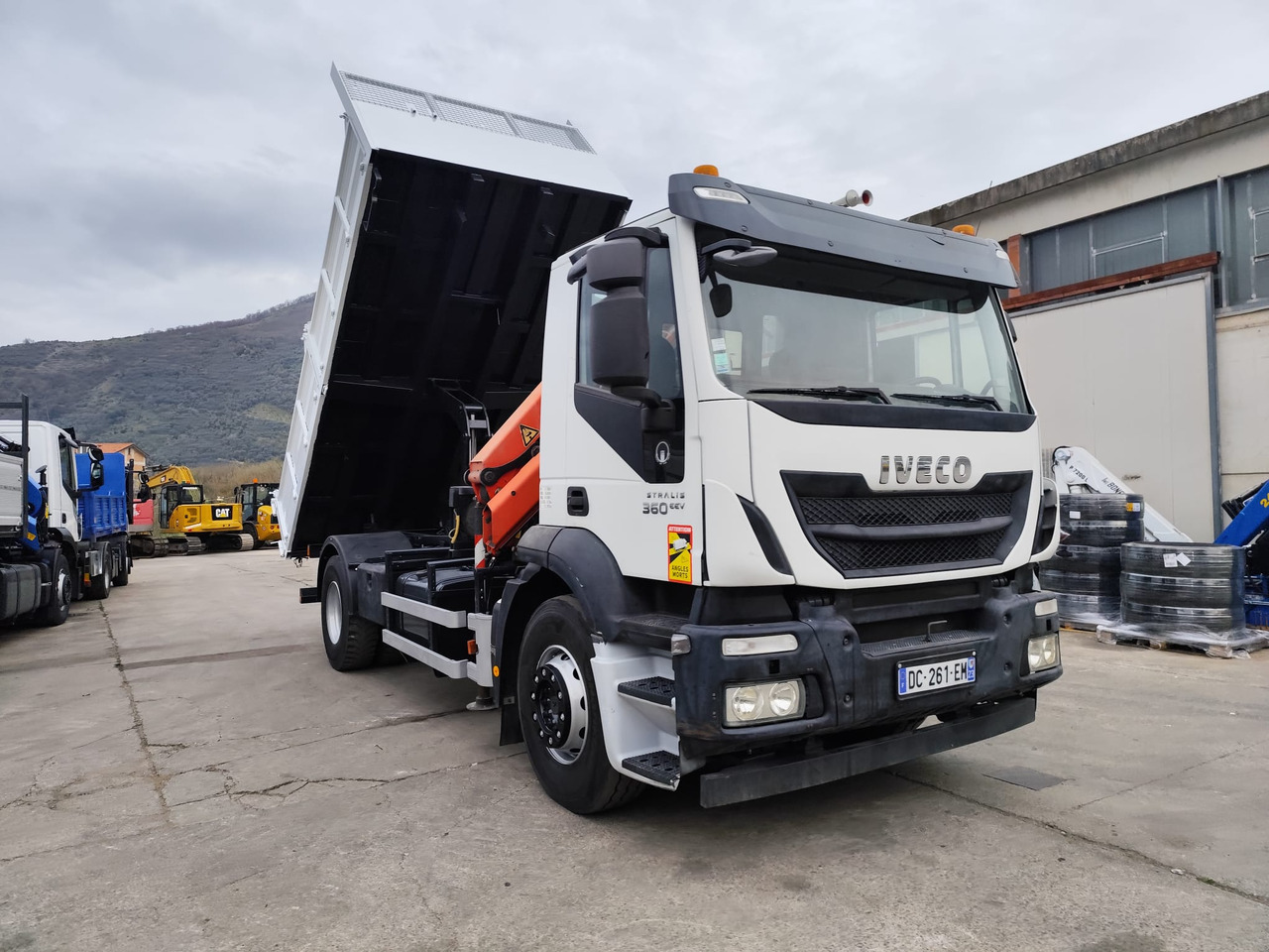 Φορτηγό με γερανό IVECO STRALIS AD 190S36: φωτογραφία 46