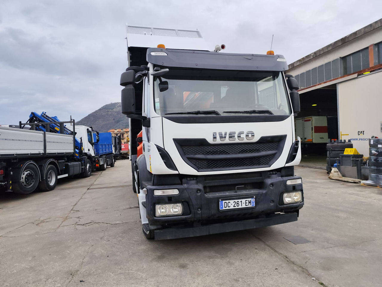 Φορτηγό με γερανό IVECO STRALIS AD 190S36: φωτογραφία 50