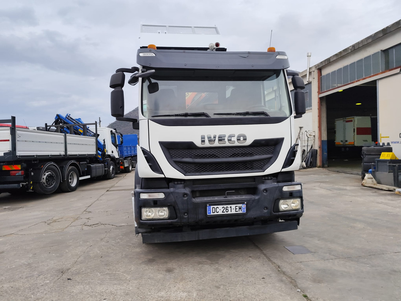 Φορτηγό με γερανό IVECO STRALIS AD 190S36: φωτογραφία 47