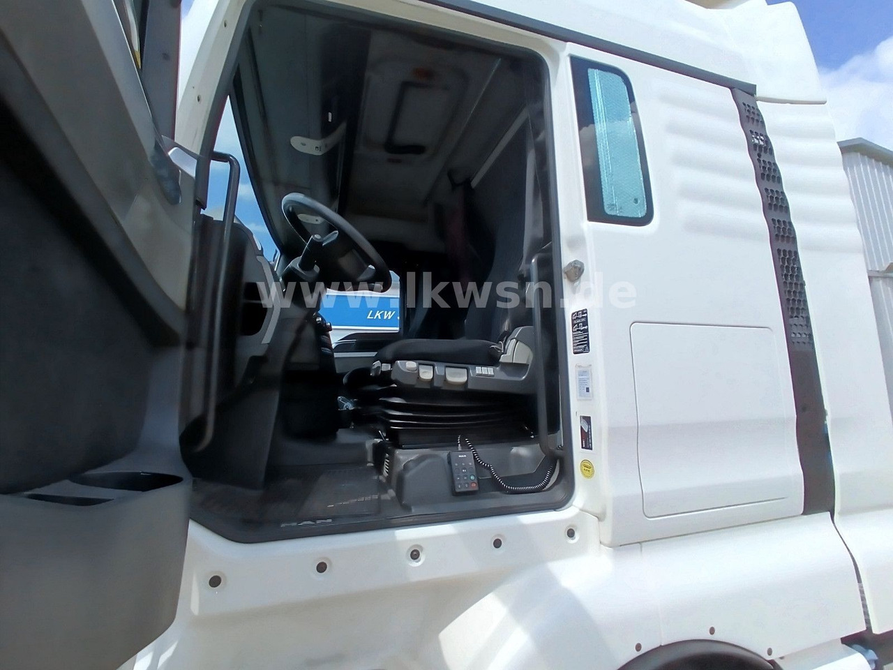 Τράκτορας MAN TGX 18:440 FLT XLX 2xTank Klima Spoiler Kühlbox MAN TGX 18:440 FLT XLX 2xTank Klima Spoiler Kühlbox: φωτογραφία 13 Τράκτορας MAN TGX 18:440 FLT XLX 2xTank Klima Spoiler Kühlbox MAN TGX 18:440 FLT XLX 2xTank Klima Spoiler Kühlbox: φωτογραφία 13