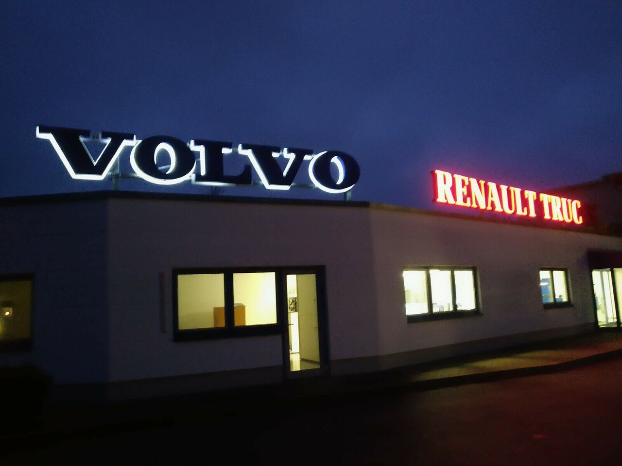 Τράκτορας MAN TGX 18:440 FLT XLX 2xTank Klima Spoiler Kühlbox MAN TGX 18:440 FLT XLX 2xTank Klima Spoiler Kühlbox: φωτογραφία 45 Τράκτορας MAN TGX 18:440 FLT XLX 2xTank Klima Spoiler Kühlbox MAN TGX 18:440 FLT XLX 2xTank Klima Spoiler Kühlbox: φωτογραφία 45