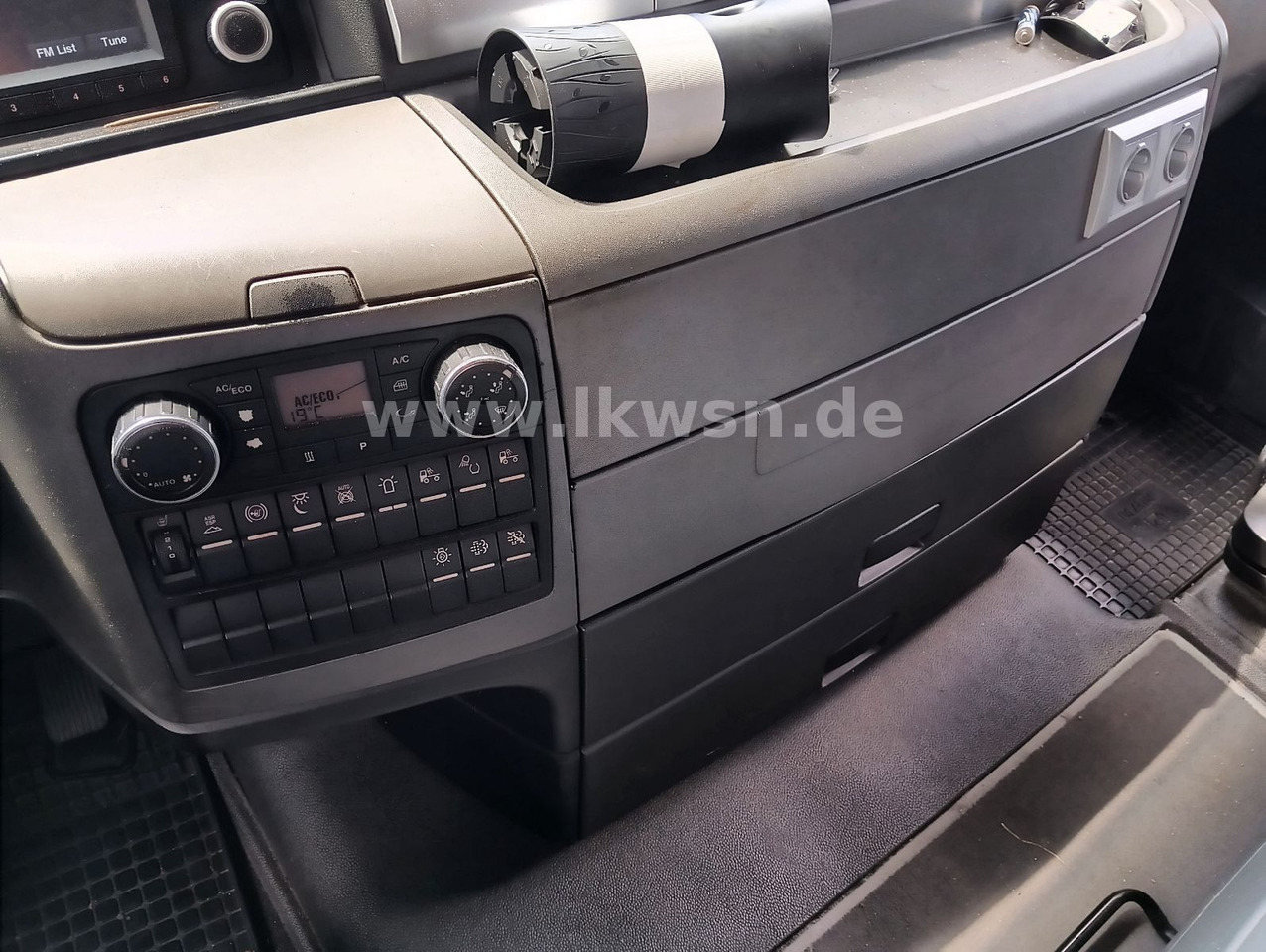 Τράκτορας MAN TGX 18:440 FLT XLX 2xTank Klima Spoiler Kühlbox MAN TGX 18:440 FLT XLX 2xTank Klima Spoiler Kühlbox: φωτογραφία 14 Τράκτορας MAN TGX 18:440 FLT XLX 2xTank Klima Spoiler Kühlbox MAN TGX 18:440 FLT XLX 2xTank Klima Spoiler Kühlbox: φωτογραφία 14