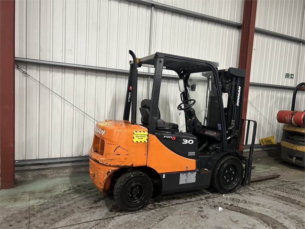 Leasing Doosan D30S-5  Doosan D30S-5: φωτογραφία 6