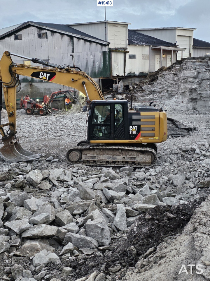 Leasing  CAT 318EL crawler excavator w/ Cleaning bucket, tooth bucket and rototilt. WATCH VIDEO. CAT 318EL crawler excavator w/ Cleaning bucket, tooth bucket and rototilt. WATCH VIDEO.: φωτογραφία 44