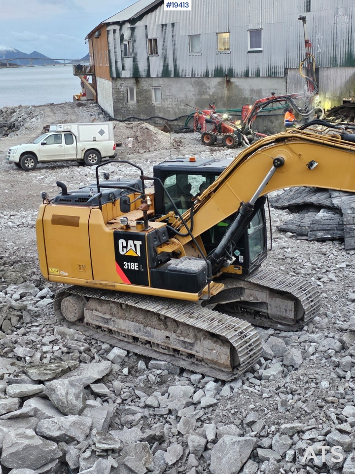 Leasing  CAT 318EL crawler excavator w/ Cleaning bucket, tooth bucket and rototilt. WATCH VIDEO. CAT 318EL crawler excavator w/ Cleaning bucket, tooth bucket and rototilt. WATCH VIDEO.: φωτογραφία 30